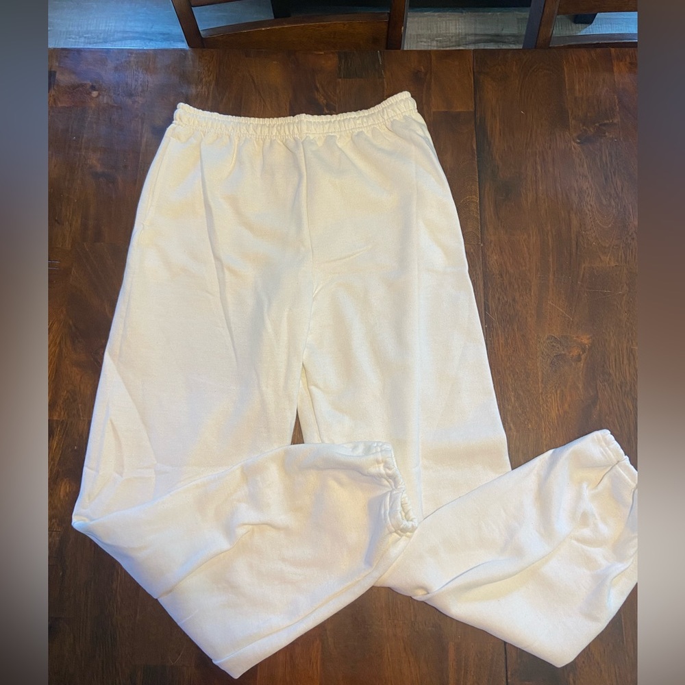 White sweatpants with adjustable waist